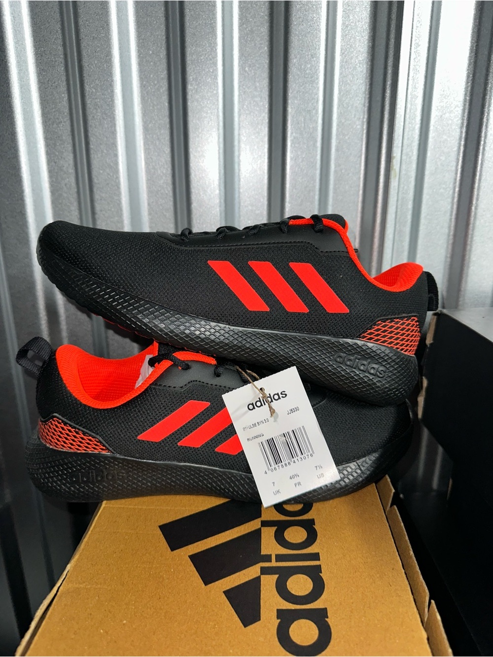 adidas Impulse Syn 3.0 Black/Red size 7.5 Men's Low Top Lace Up Sneakers